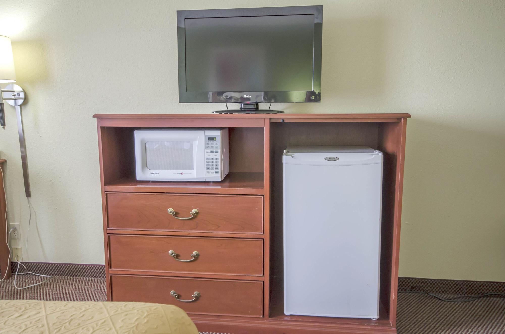 Quality Inn East Эвансвилл Экстерьер фото
